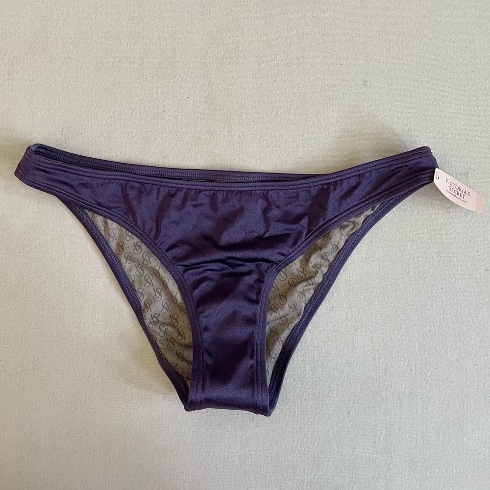 Victoria's Secret Purple Bikini Bottom for Swimming / Beach. New. Women’s size M